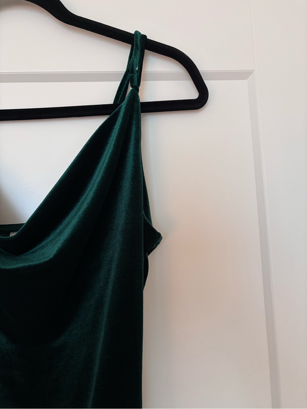 Melrose and Market Emerald Velvet Cowl Midi Dress